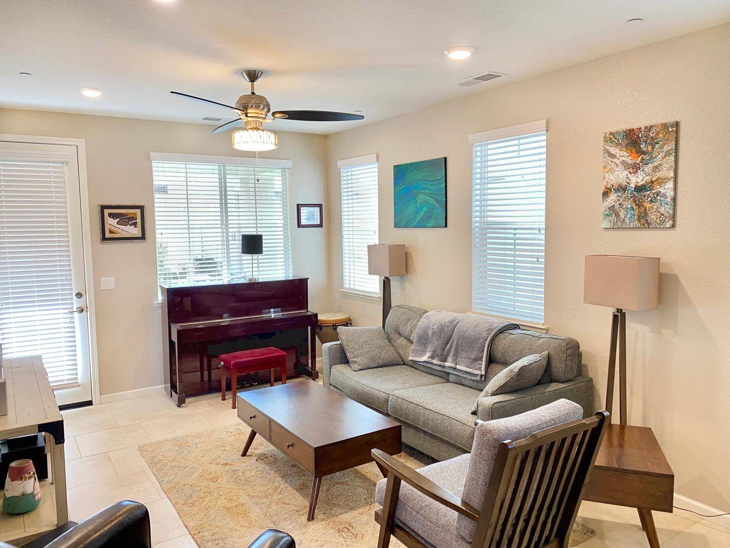 Roseville, CA 95747,4337 Bob Doyle DR