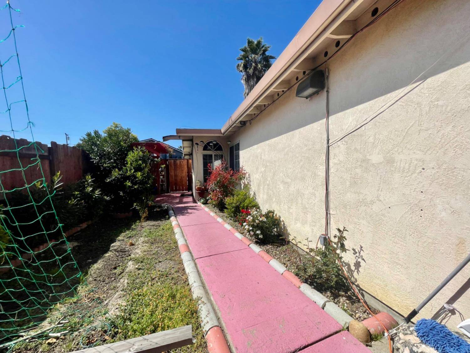 Hayward, CA 94545,27563 Drexel WAY