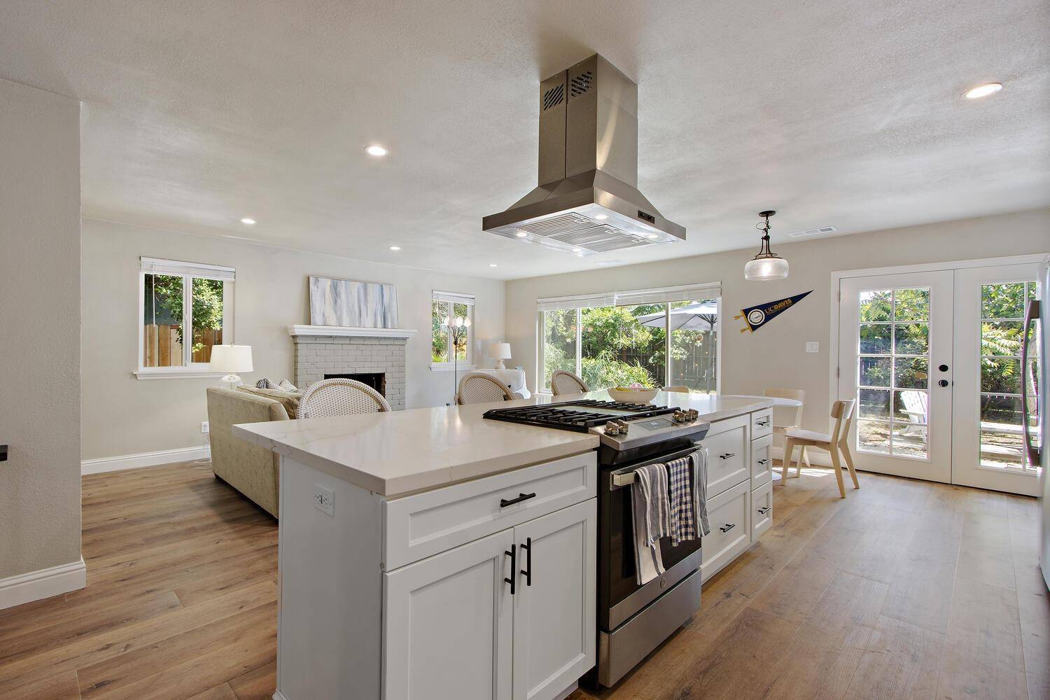 Davis, CA 95616,744 Mulberry LN