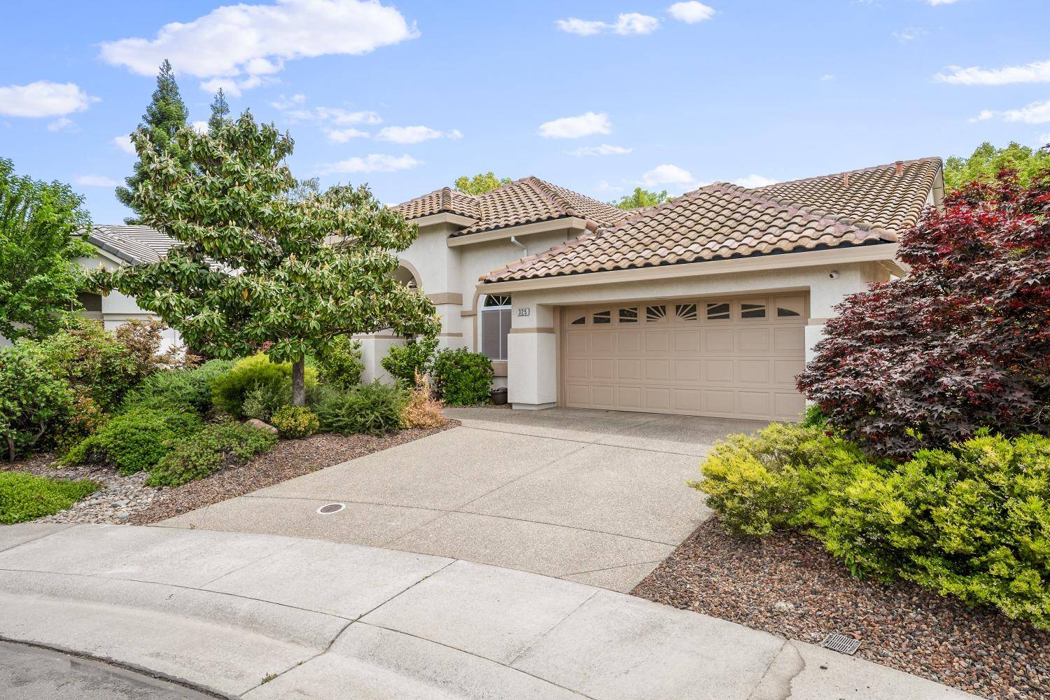 Roseville, CA 95747,325 Roundhill Ct