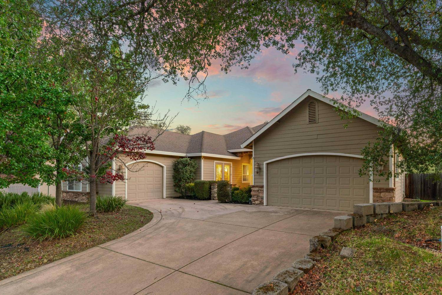 El Dorado Hills, CA 95762,748 Vera CT