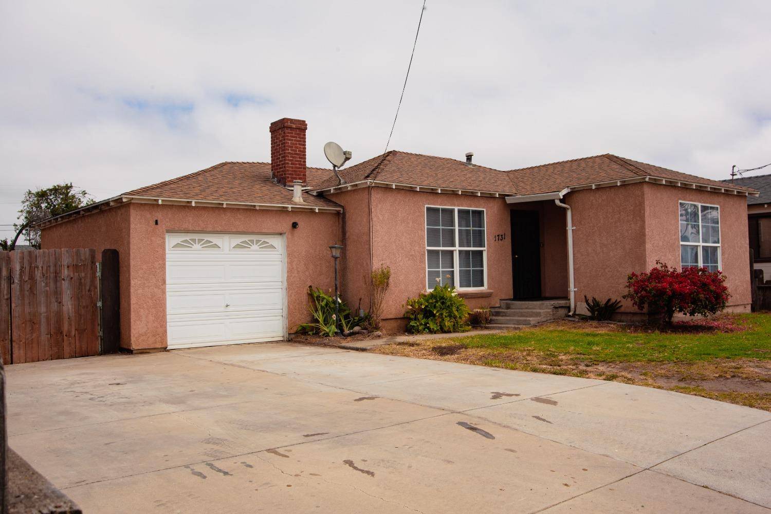 Salinas, CA 93905,1731 E Alisal ST