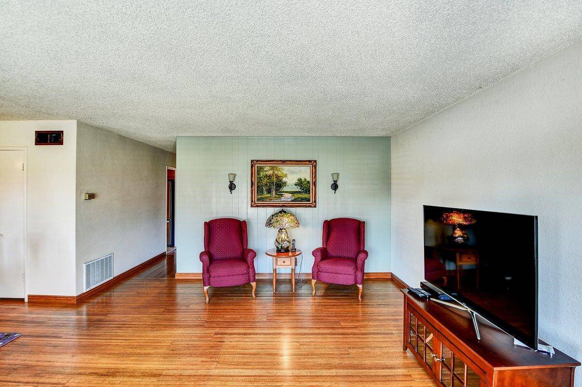 Hayward, CA 94541,91 Hacienda AVE