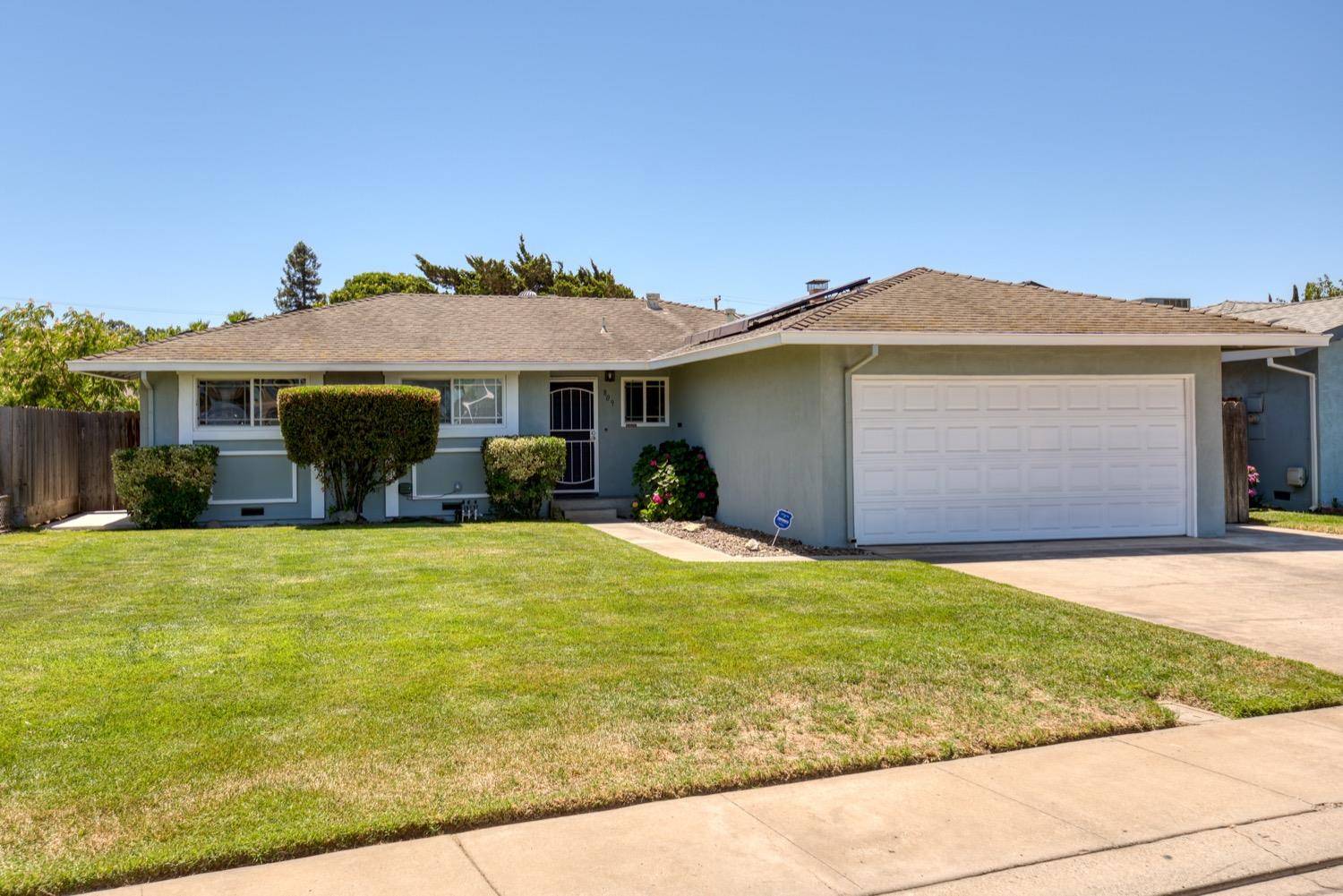 Escalon, CA 95320,809 Rosina ST