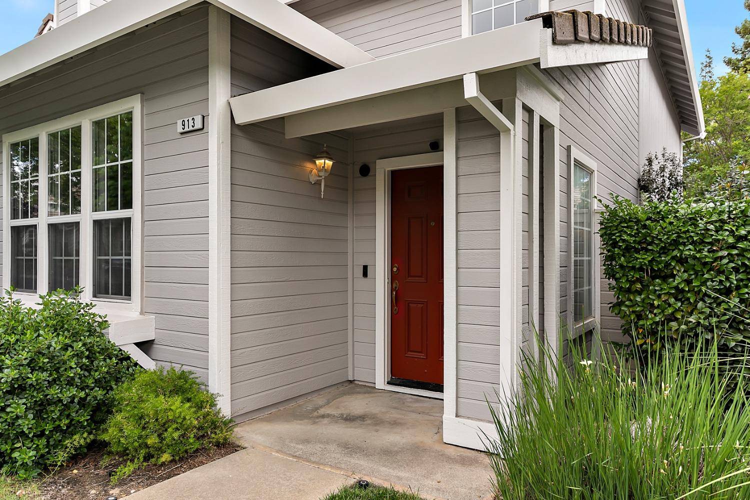 Folsom, CA 95630,913 Blue Rapids DR