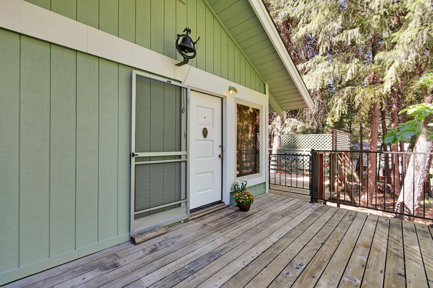 Nevada City, CA 95959,15157 Lake LN