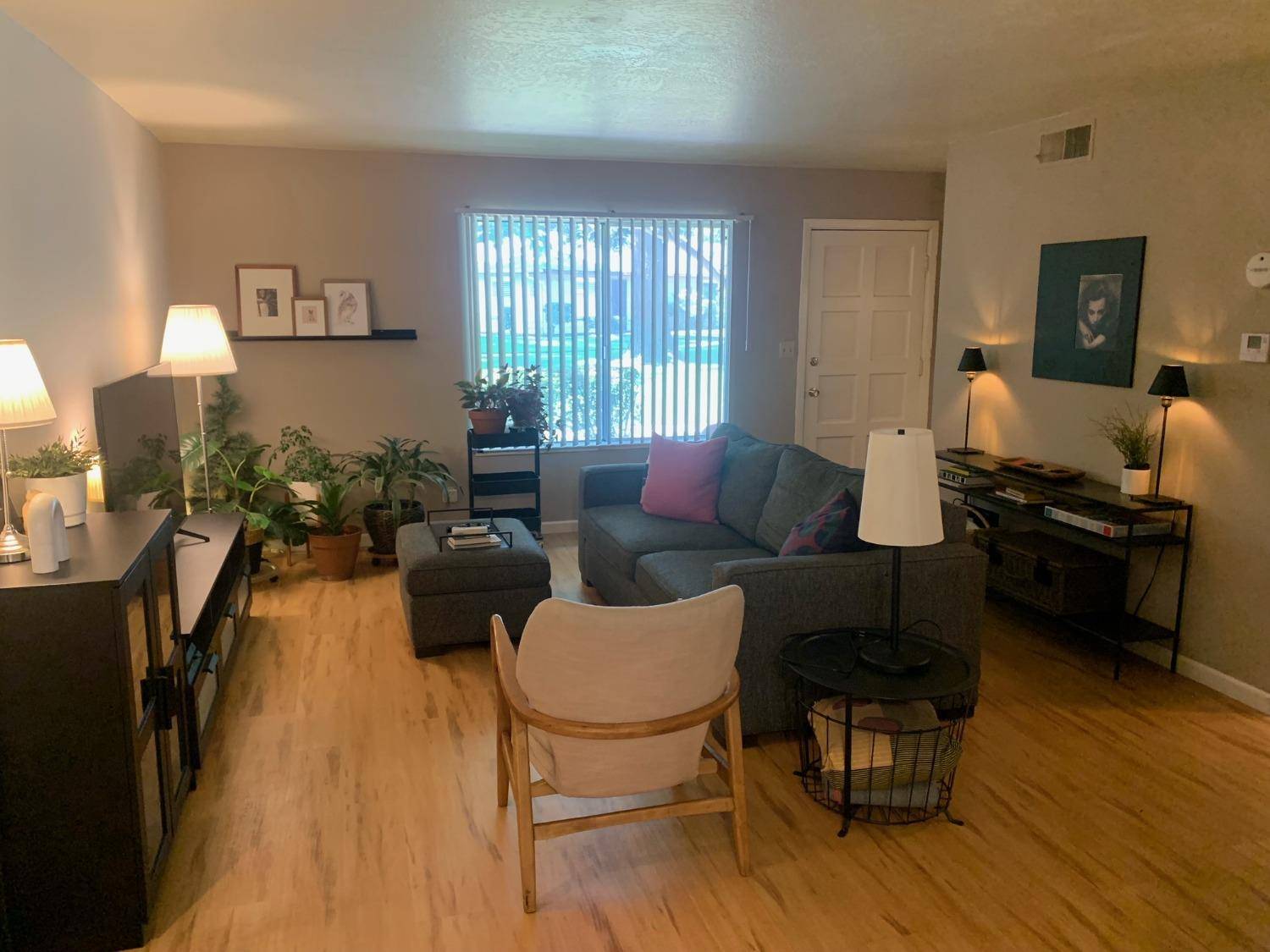 Stockton, CA 95207,2913 Fisher CT #190-3