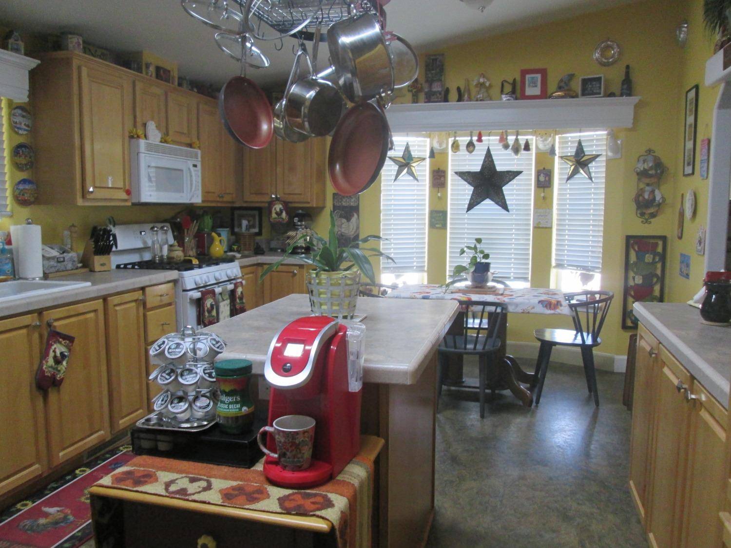 Livingston, CA 95334,1623 Duke DR