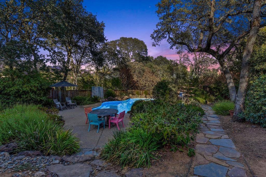 El Dorado Hills, CA 95762,820 Knight LN