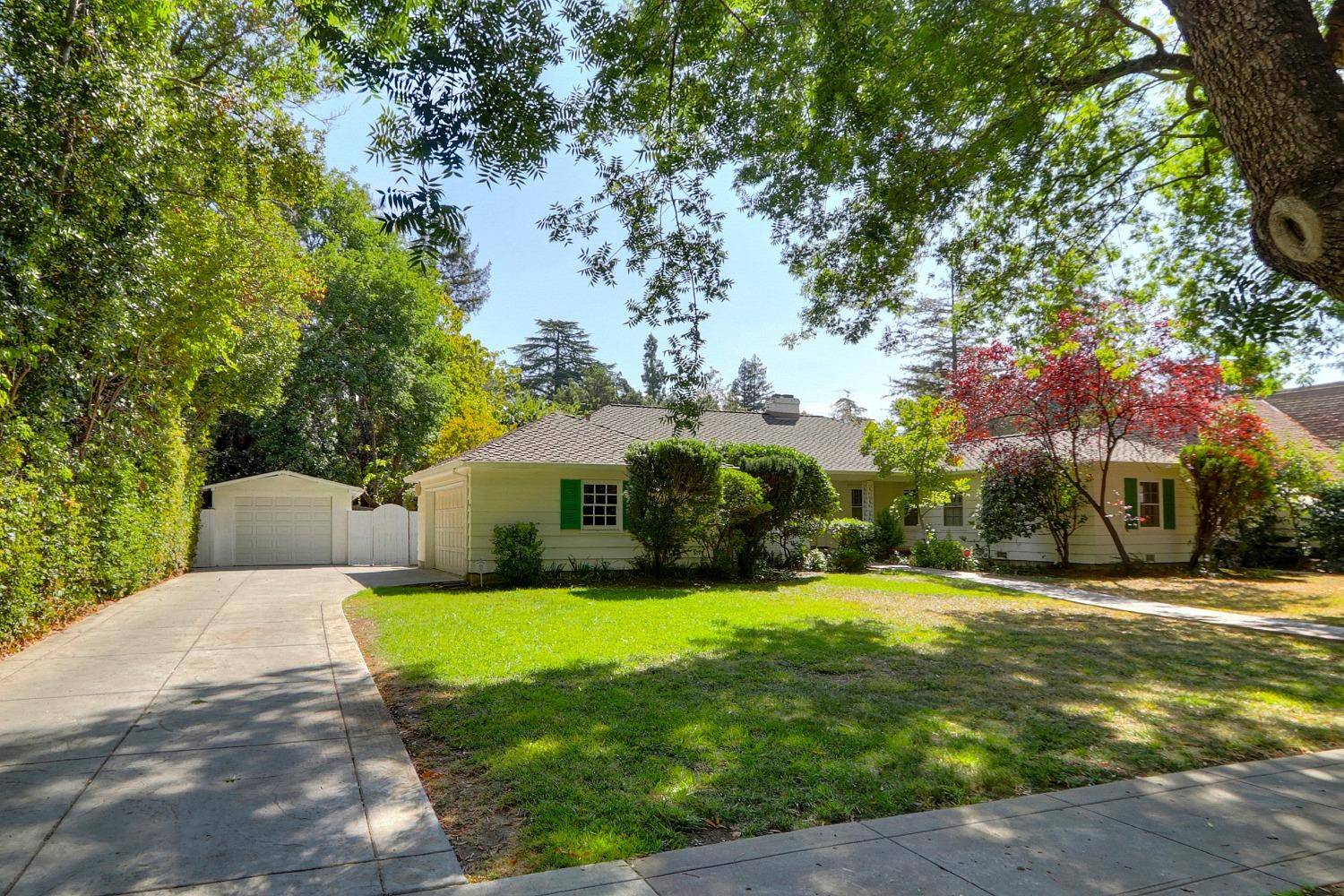 Davis, CA 95616,61 College PARK