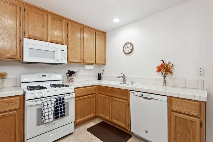 Roseville, CA 95747,8009 Starbuck WAY
