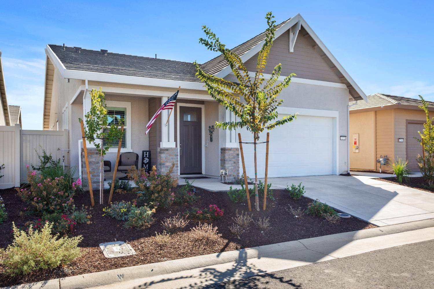 Roseville, CA 95747,7272 Universal LN