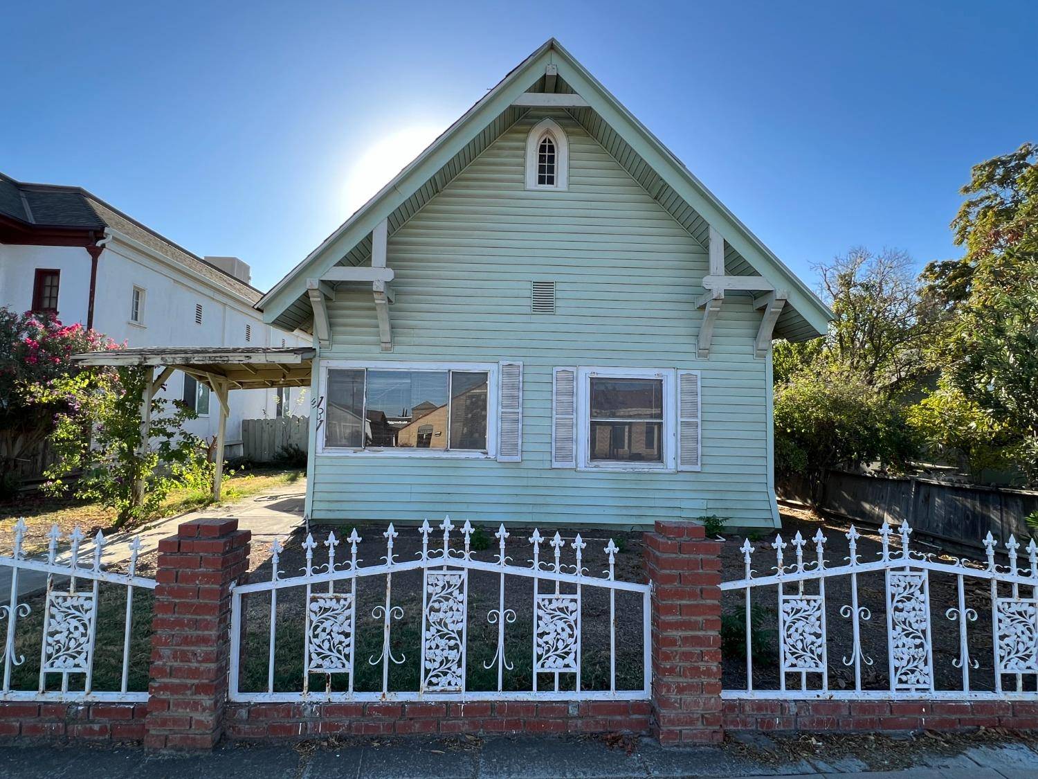 Gustine, CA 95322,131 5th ST