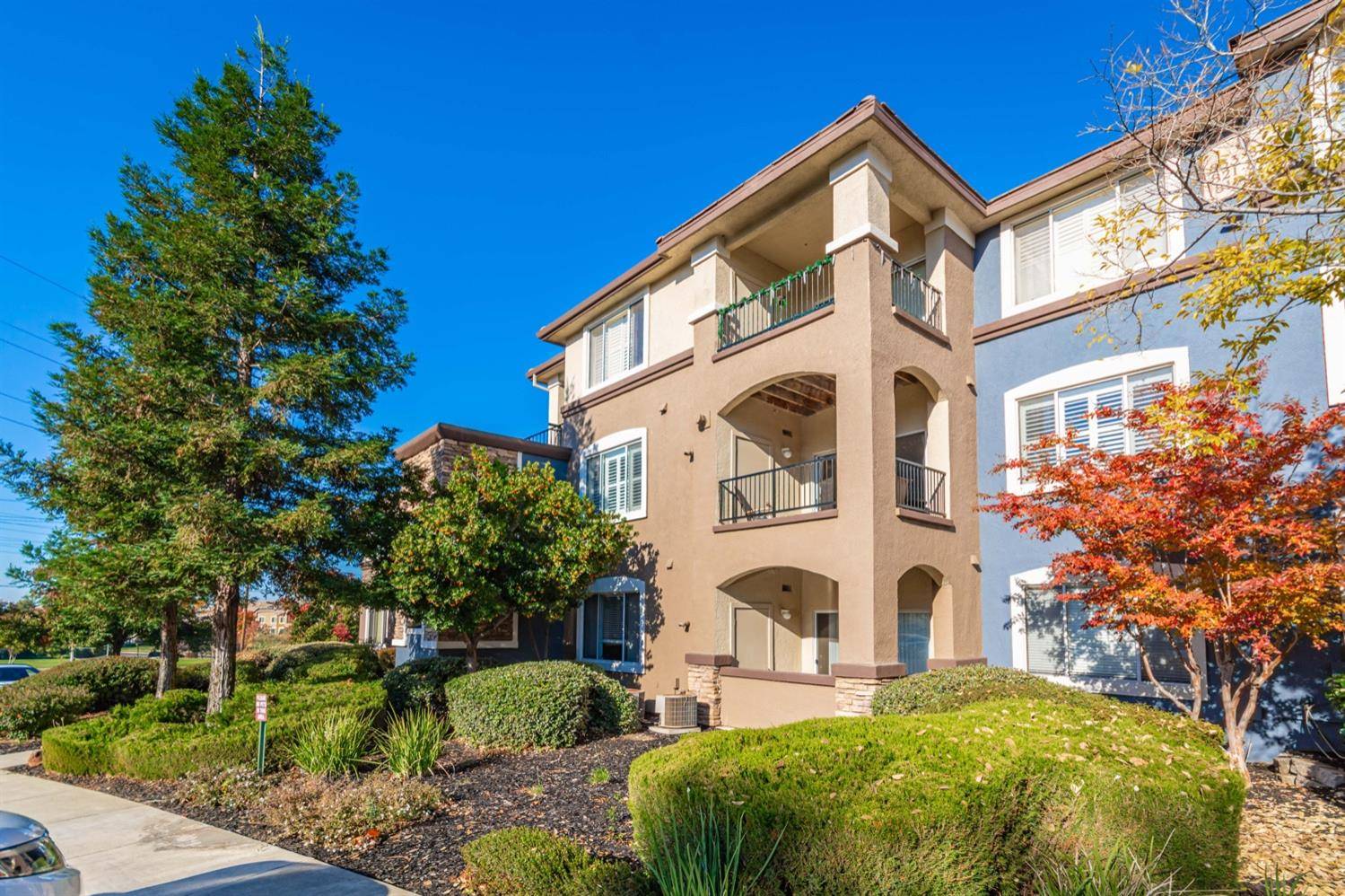 Roseville, CA 95678,701 Gibson DR #823