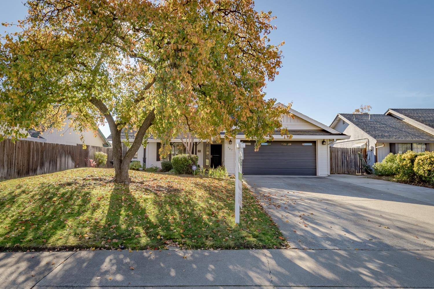Roseville, CA 95678,607 Lyndhurst AVE