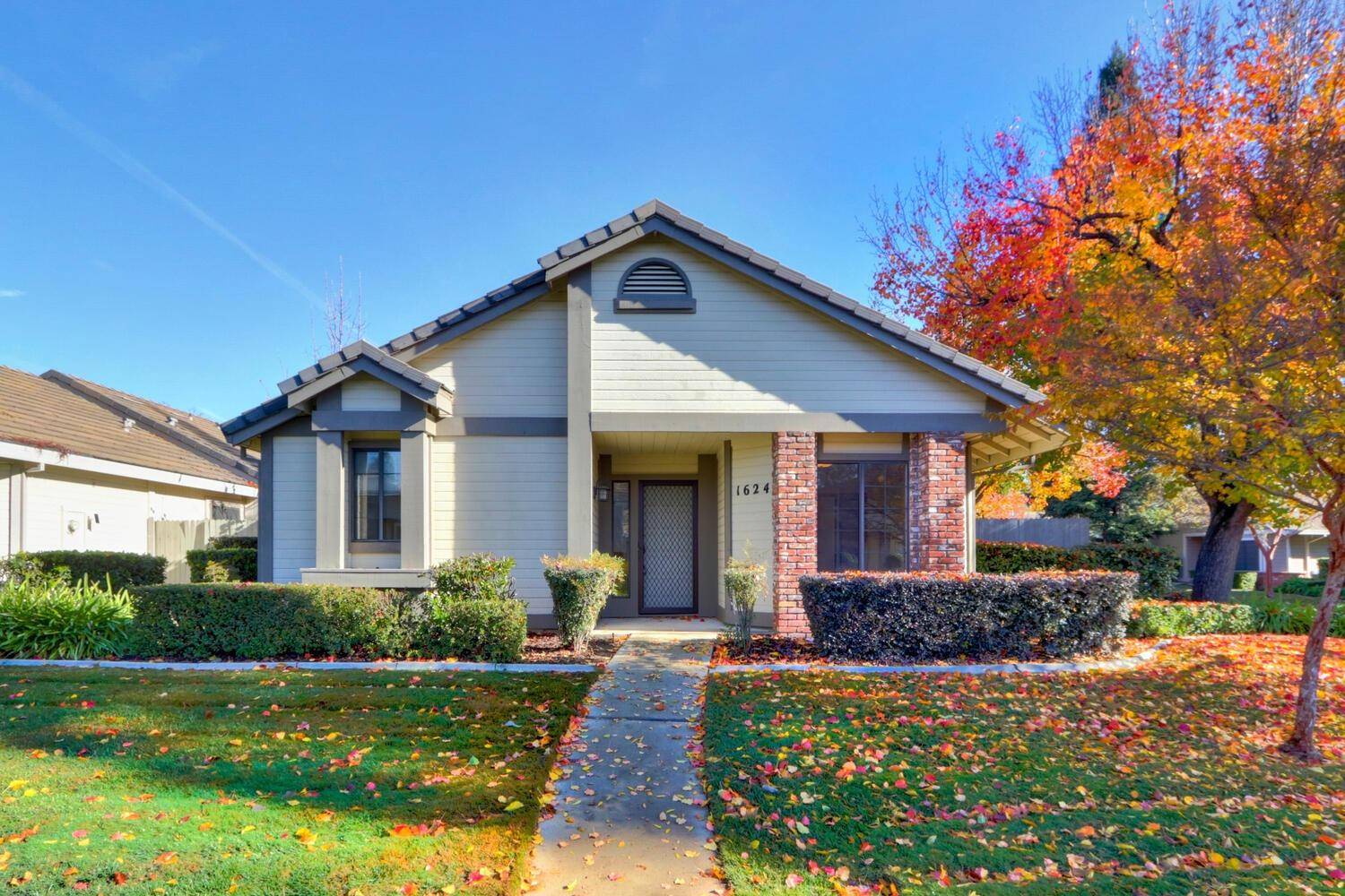 Roseville, CA 95661,1624 Woodhill DR