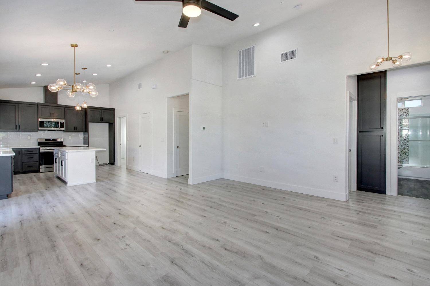 Roseville, CA 95678,206 Manzanita AVE