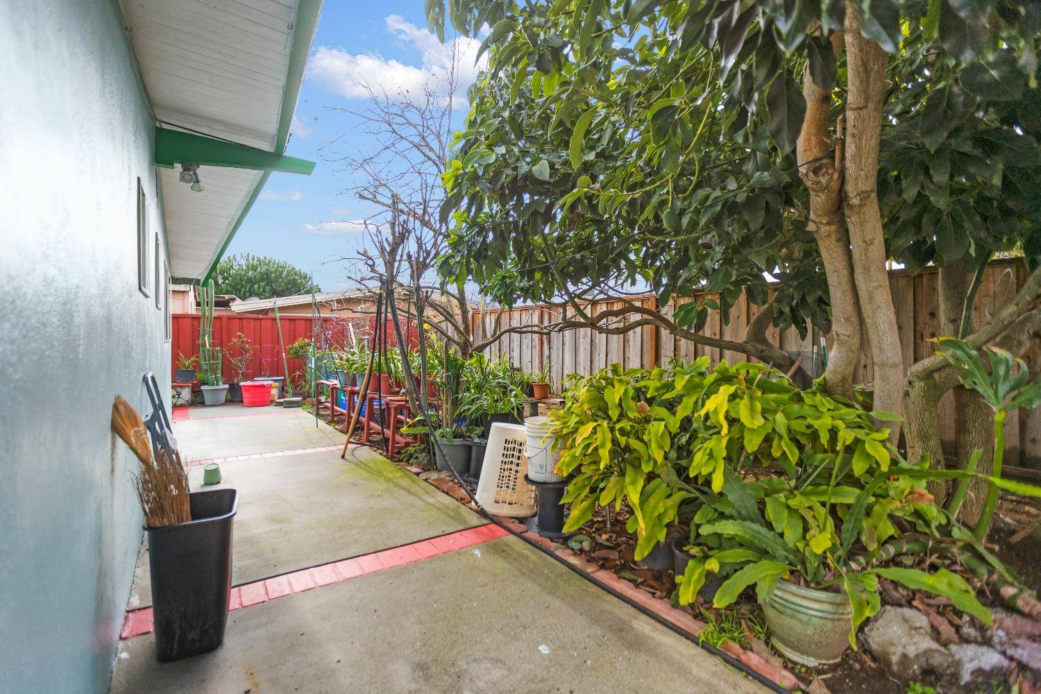 Hayward, CA 94544,27437 Lyford ST