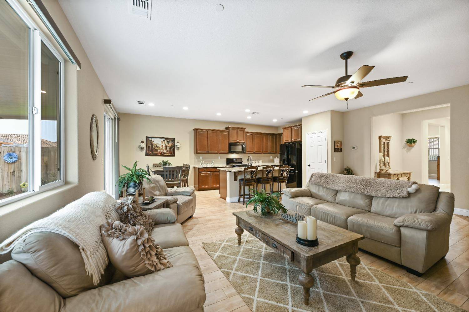 Modesto, CA 95355,3016 Salonie CT