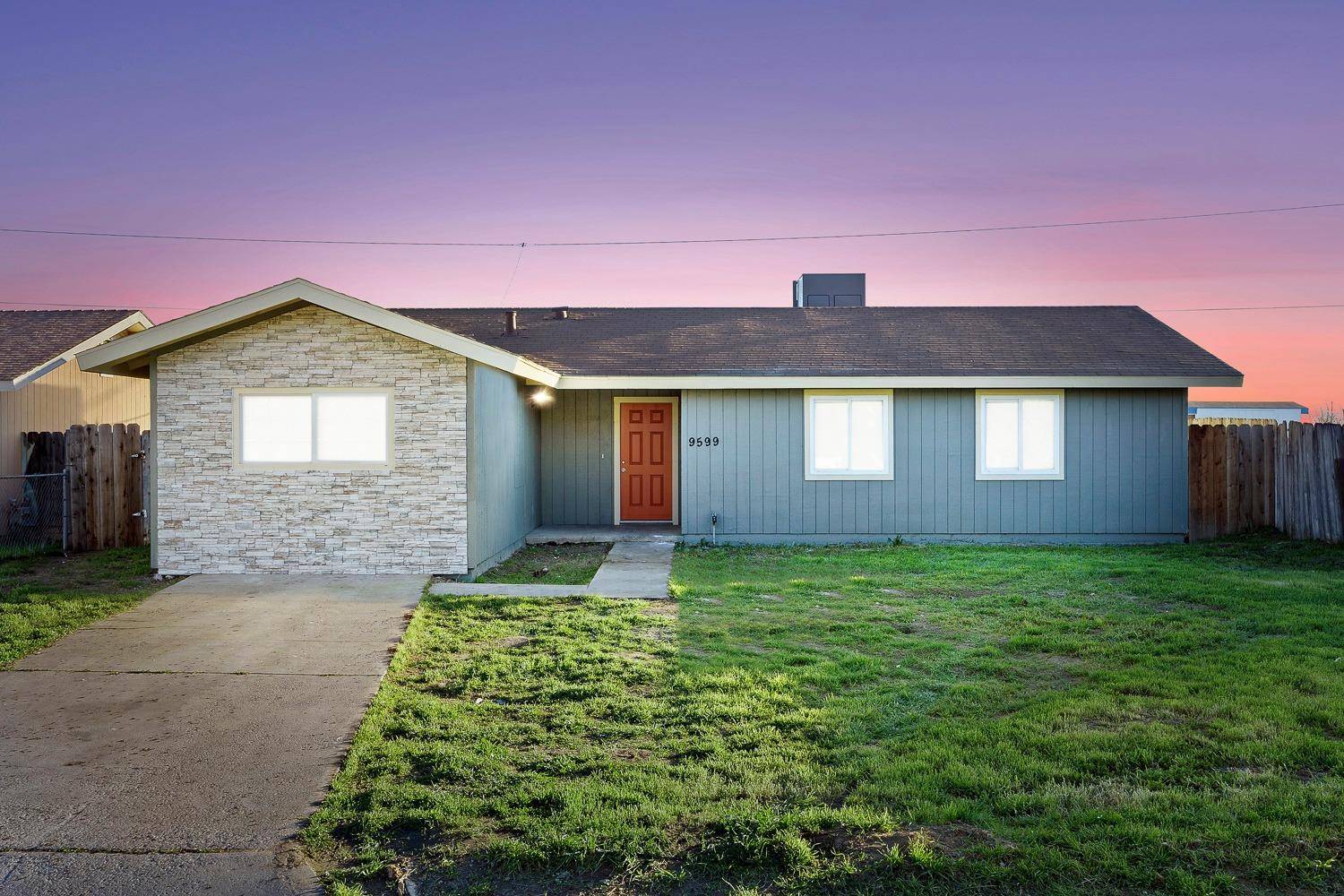 Hanford, CA 93230,9599 Garden DR