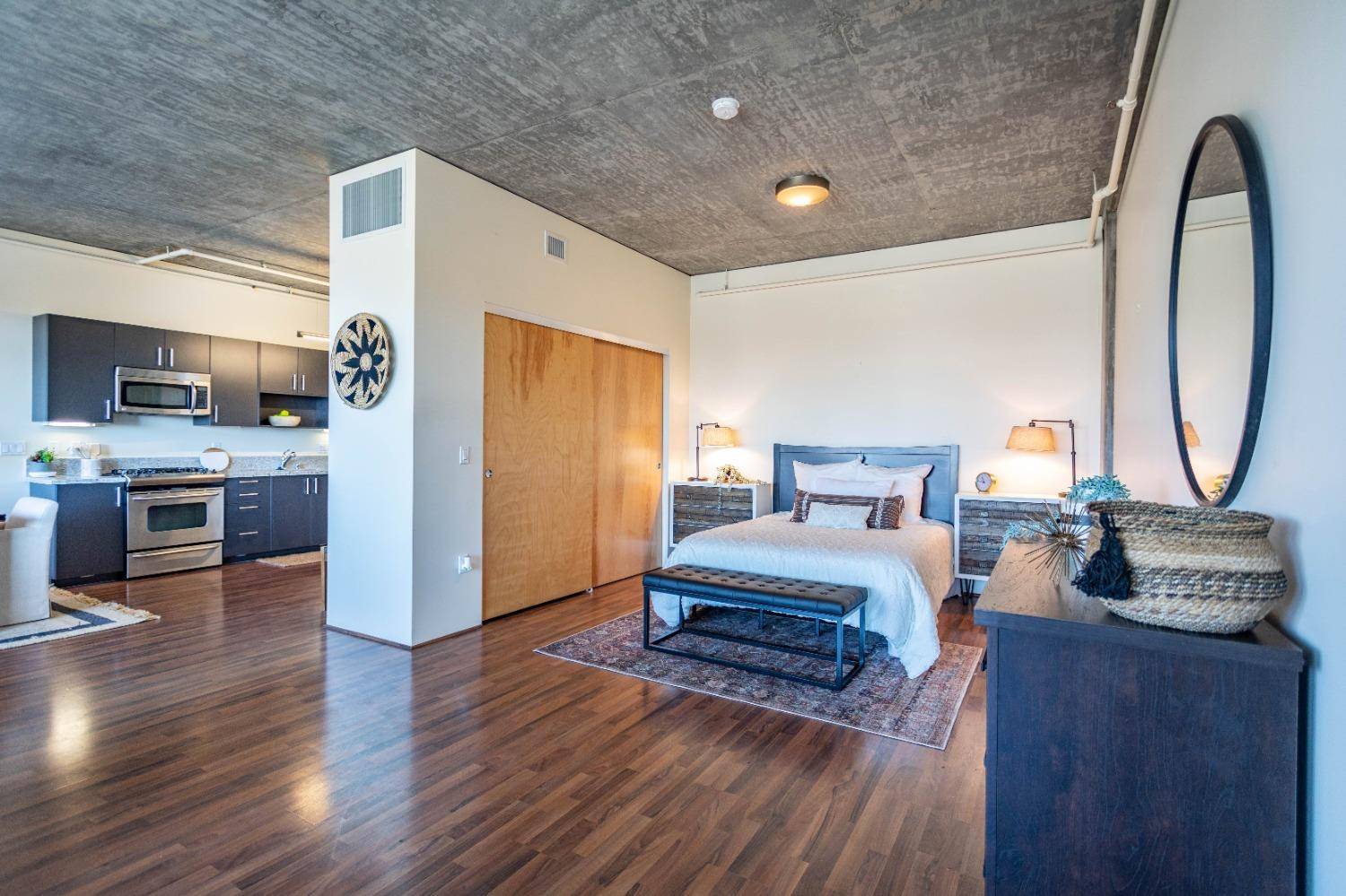 Sacramento, CA 95811,1818 L ST #712