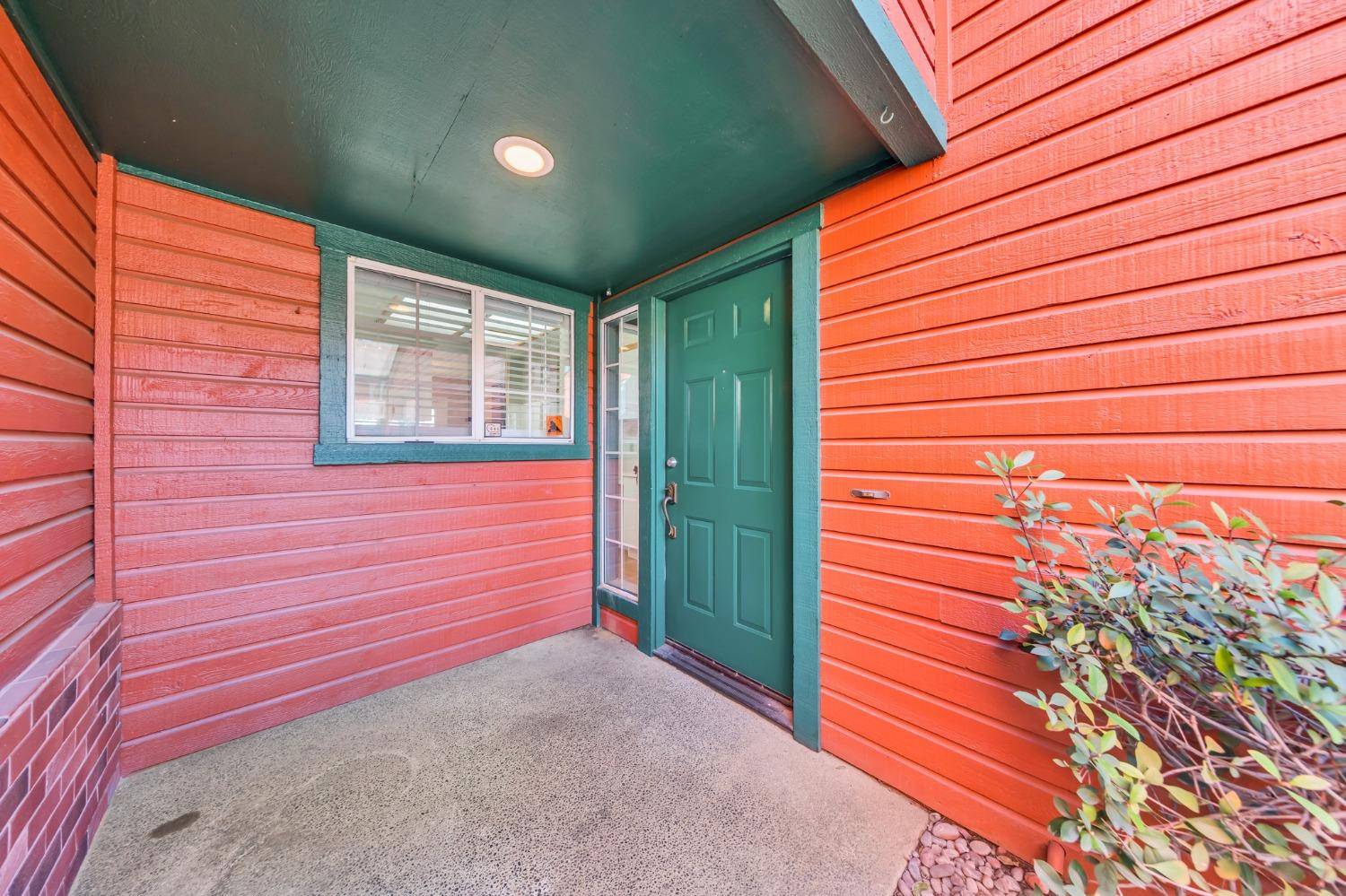 Orangevale, CA 95662,9351 River Oaks LN