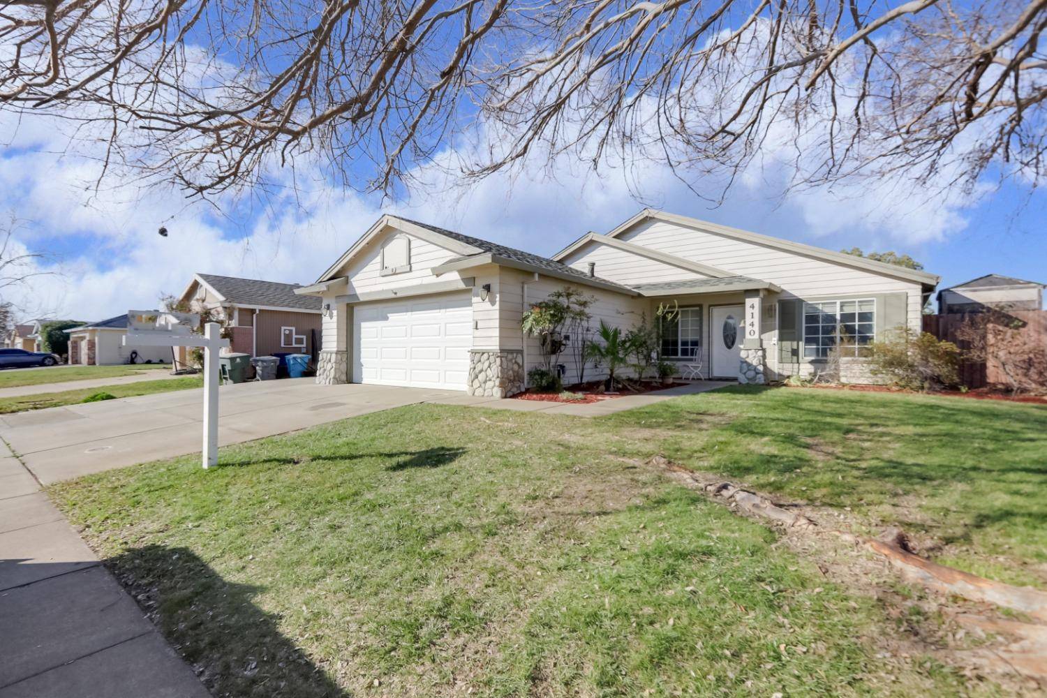 Olivehurst, CA 95961,4140 Donald DR