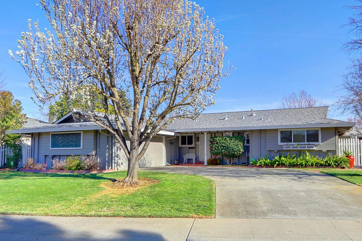 Sacramento, CA 95819,3801 Breuner AVE