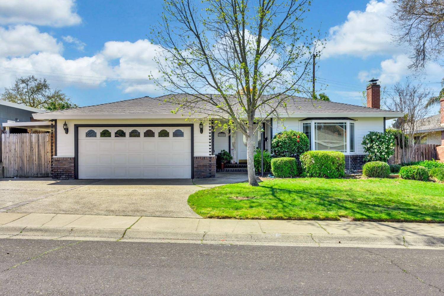 Roseville, CA 95678,209 Canterbury AVE