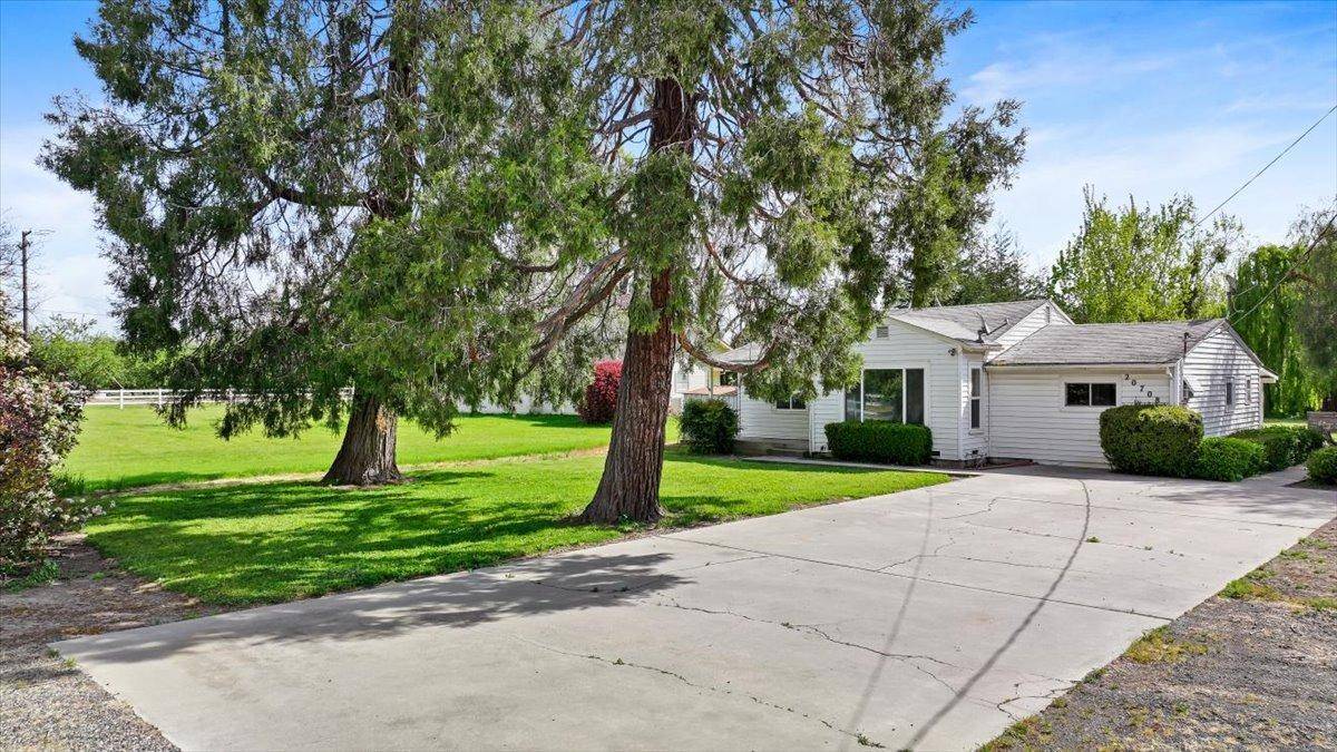 Escalon, CA 95320,20708 Mchenry Ave