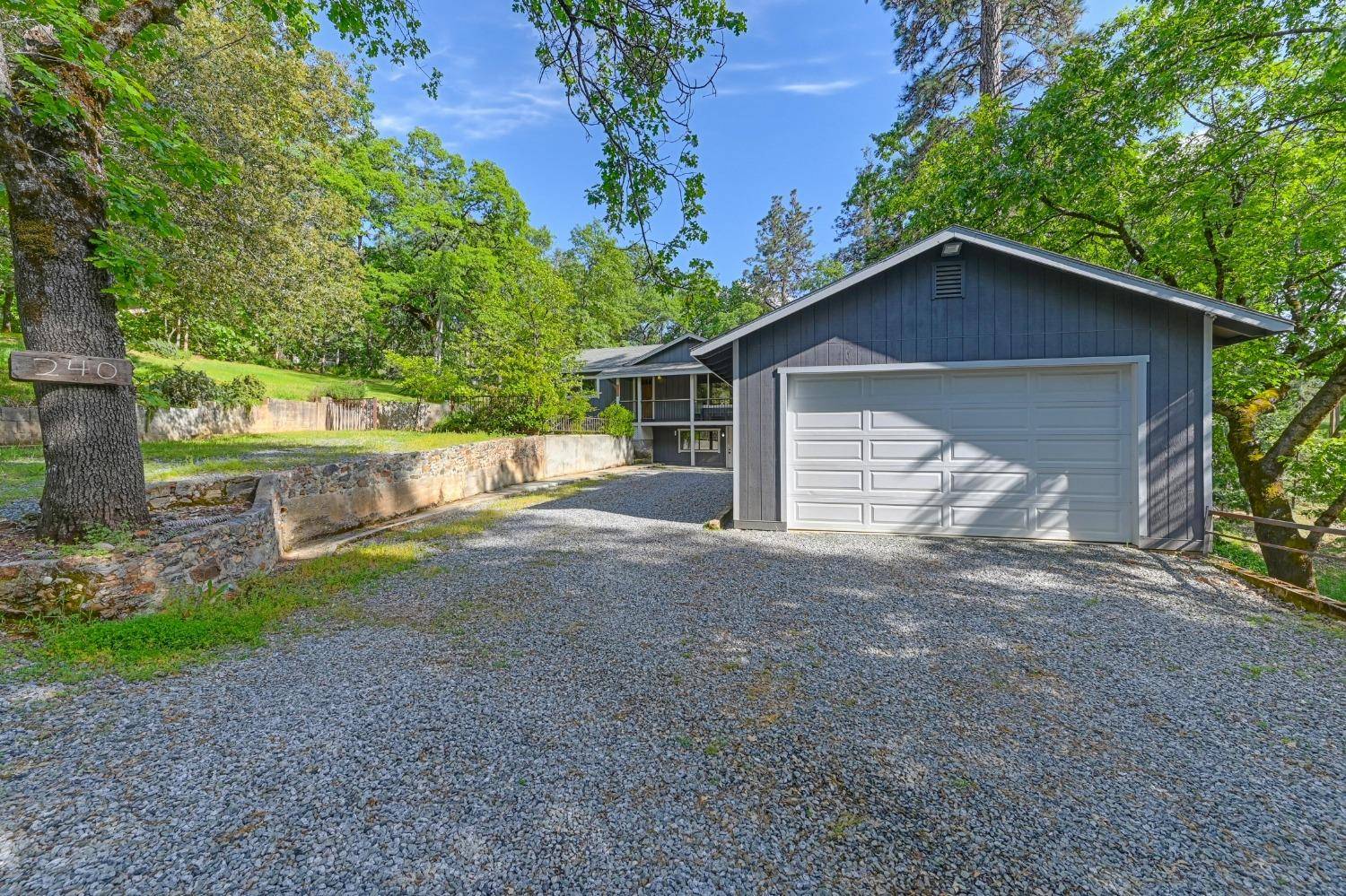 Applegate, CA 95703,240 Chad CIR