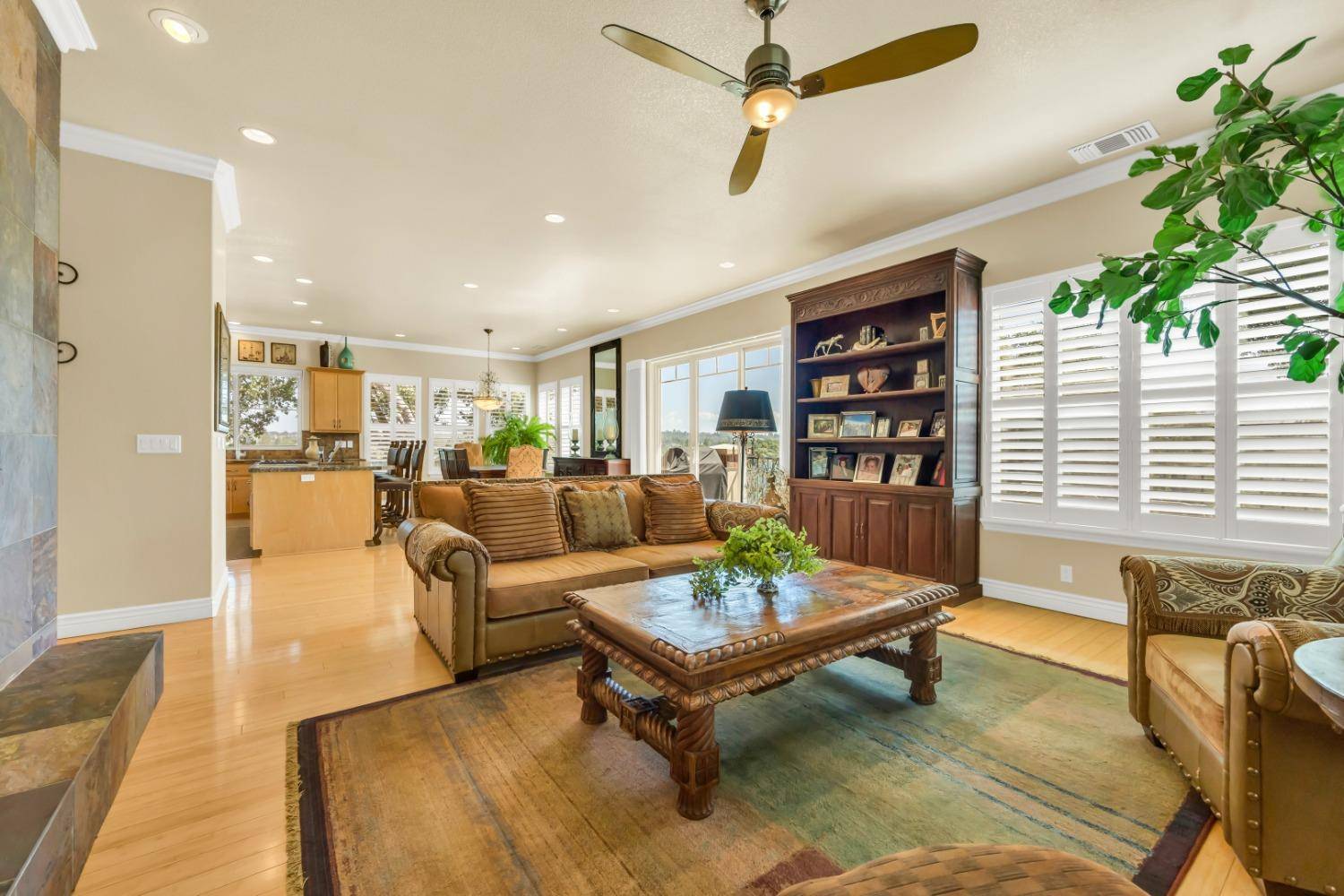 Auburn, CA 95603,400 Miles CT