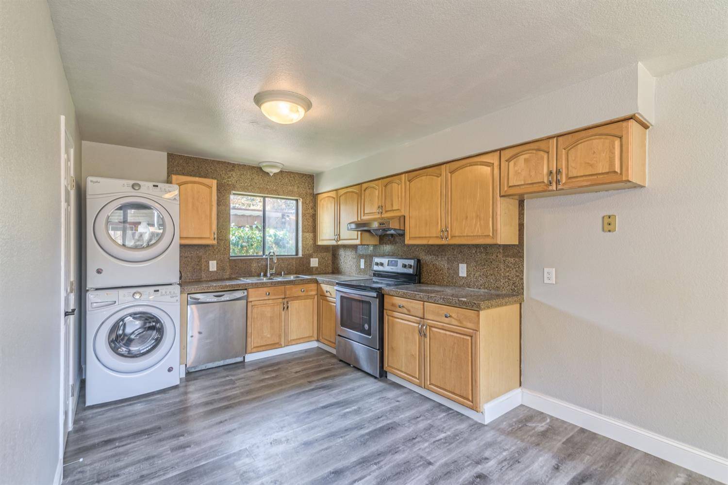 Hayward, CA 94544,27501 Huntwood AVE #2