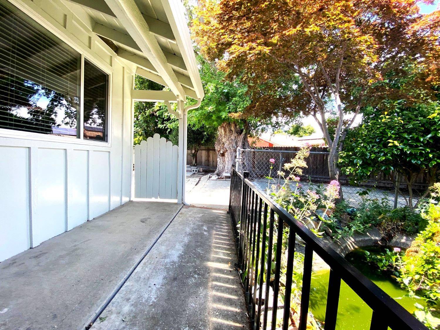 Hayward, CA 94544,390 Cooper