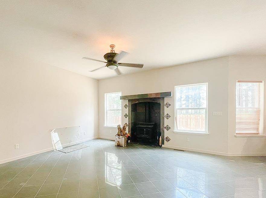 South Lake Tahoe, CA 96150,1221 Jobs Peak DR