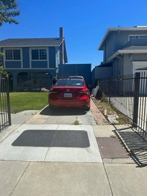 San Jose, CA 95121,2868 Stallion WAY