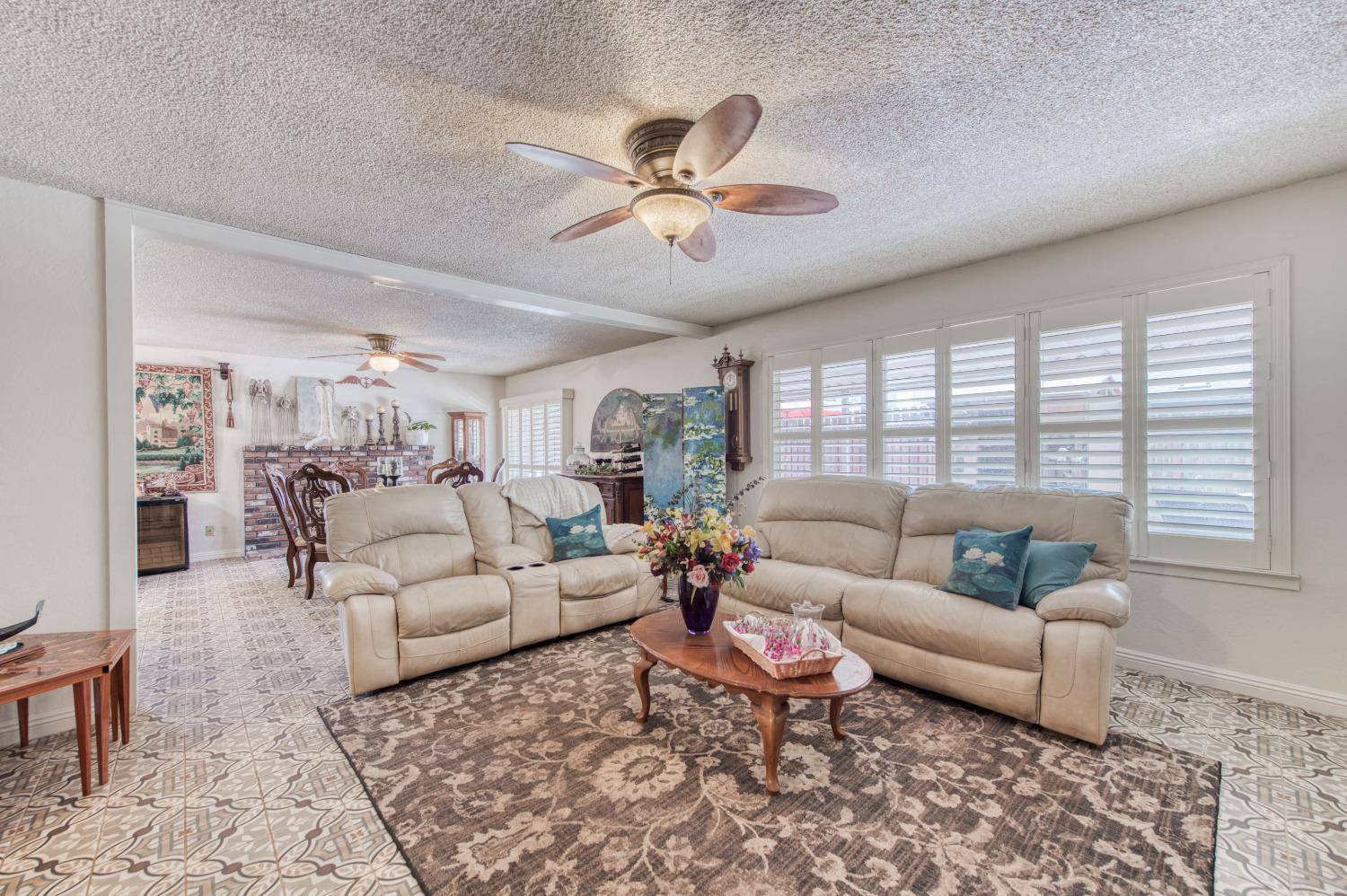 Fresno, CA 93711,171 W Niles AVE