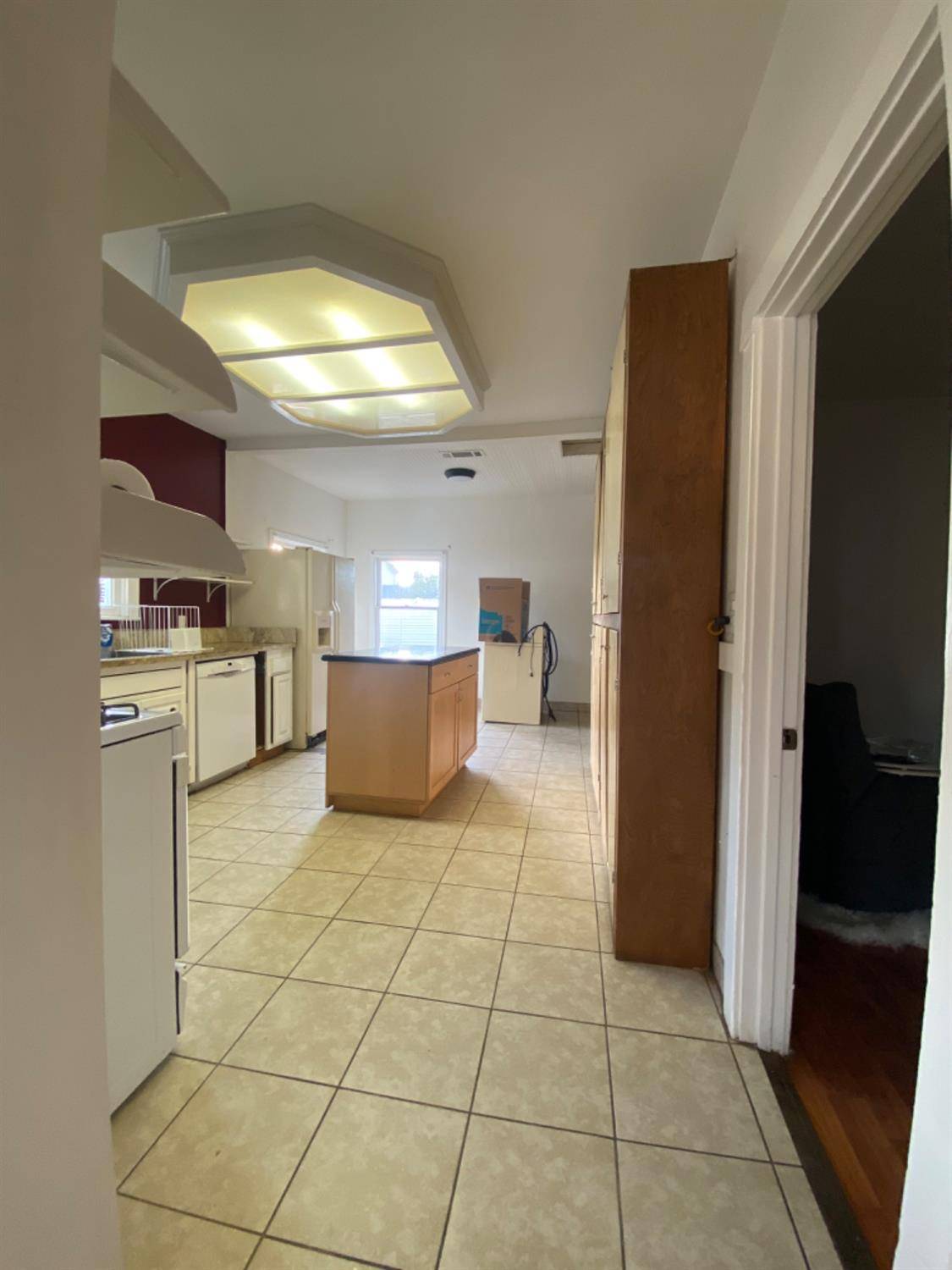 Visalia, CA 93291,320 NE 4th