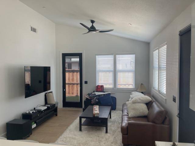 Escalon, CA 95320,1528 third ST