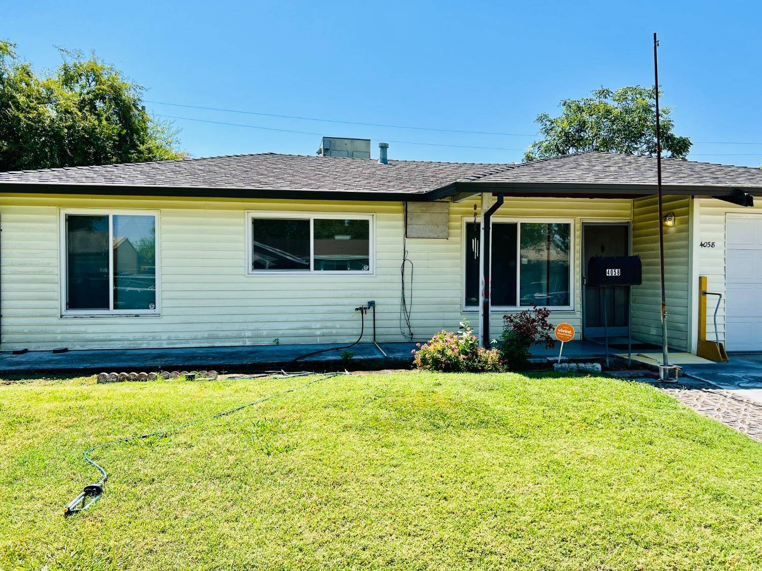 North Highlands, CA 95660,4058 David DR