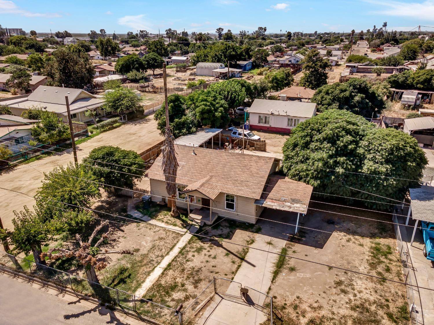 Pixley, CA 93256,667 WALNUT ST