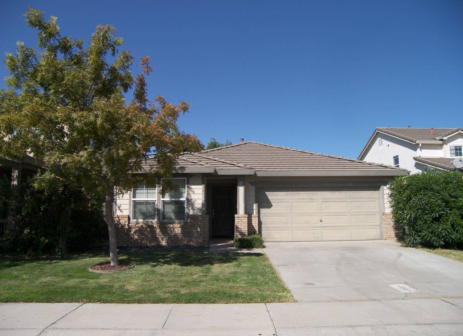 Riverbank, CA 95367,5423 Antique Rose WAY