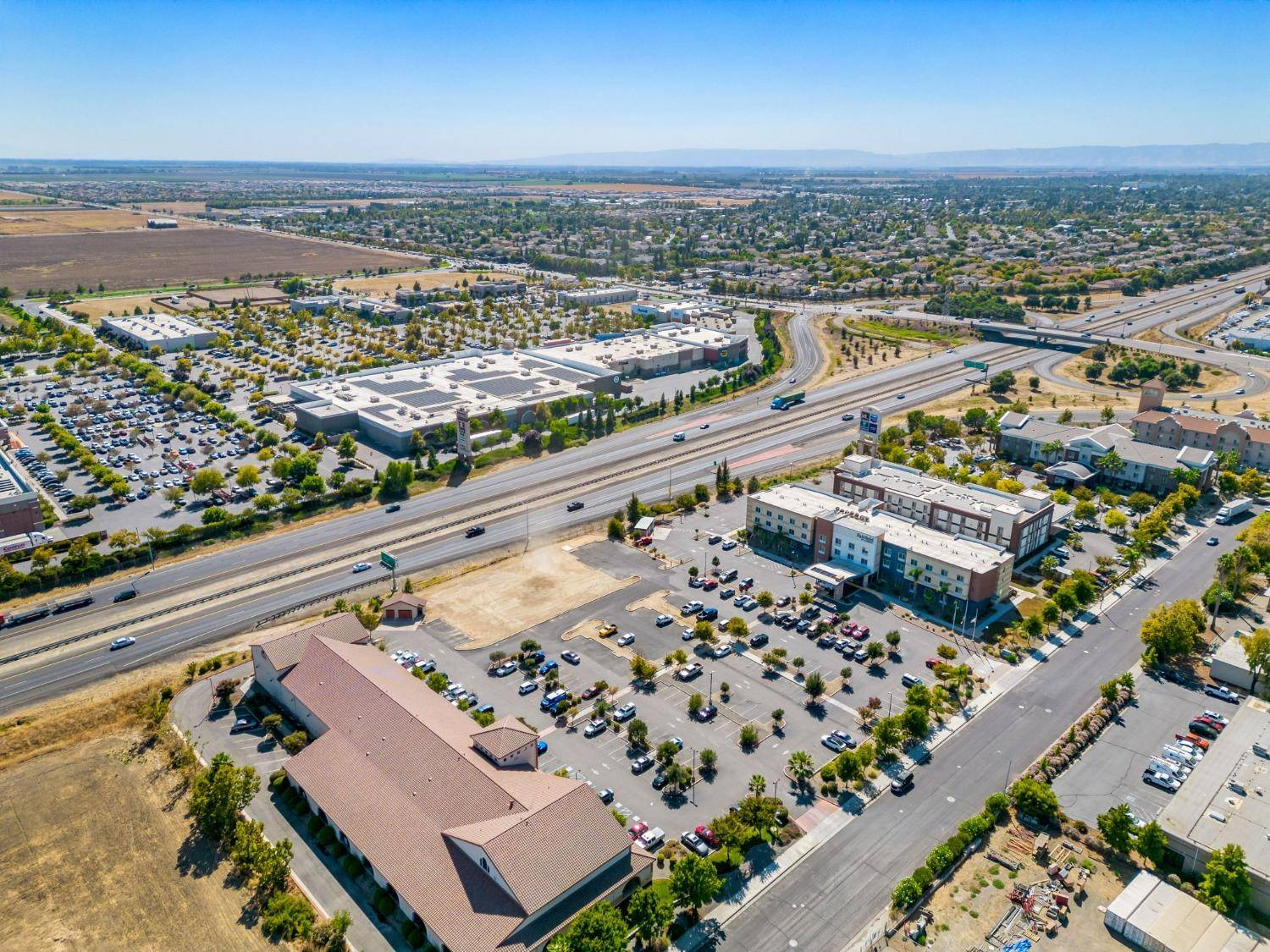 Woodland, CA 95776,2120 Freeway DR