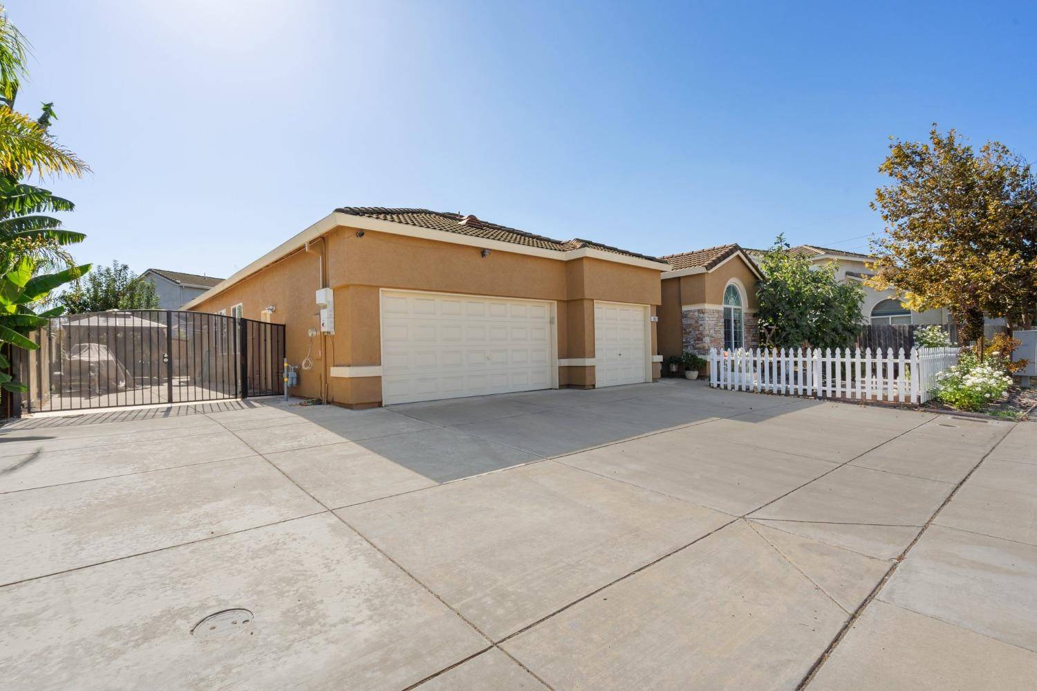 Stockton, CA 95206,2052 Bur Oak PL