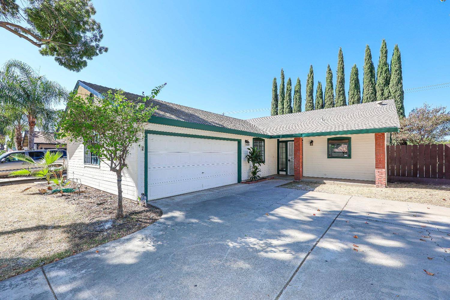 Patterson, CA 95363,940 Arambel DR