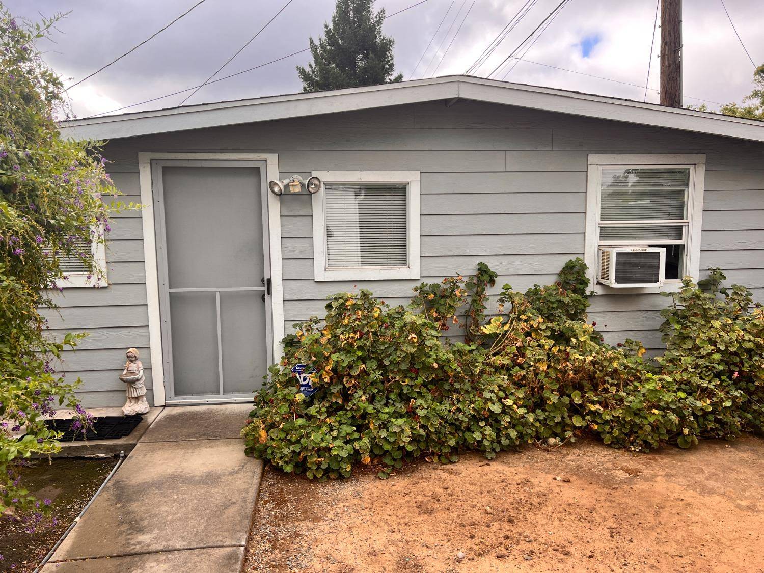 Modesto, CA 95350,1713 Albany AVE