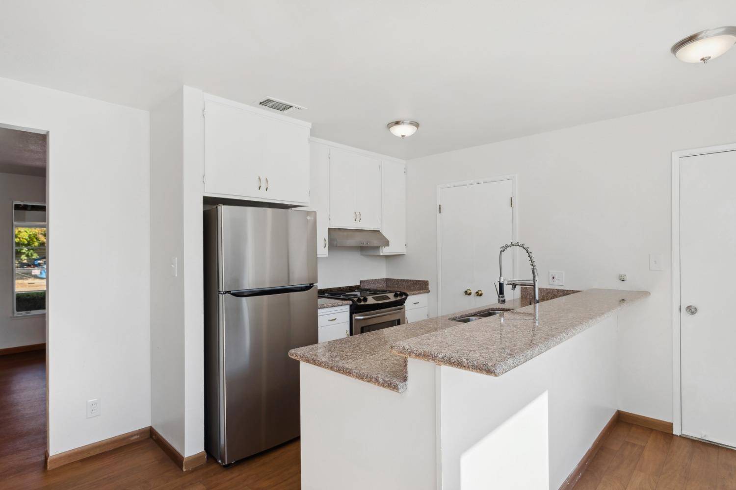Sacramento, CA 95827,9912 Meteor DR