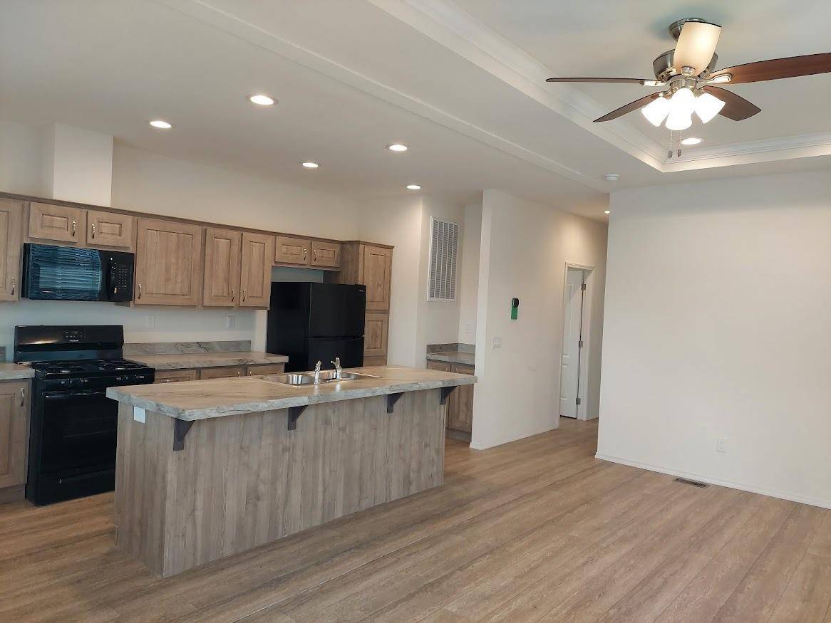 Redding, CA 96001,11037 Erickson Way #10