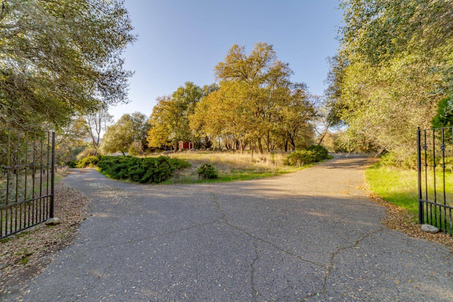 Lotus, CA 95651,7130 Amoloc LN