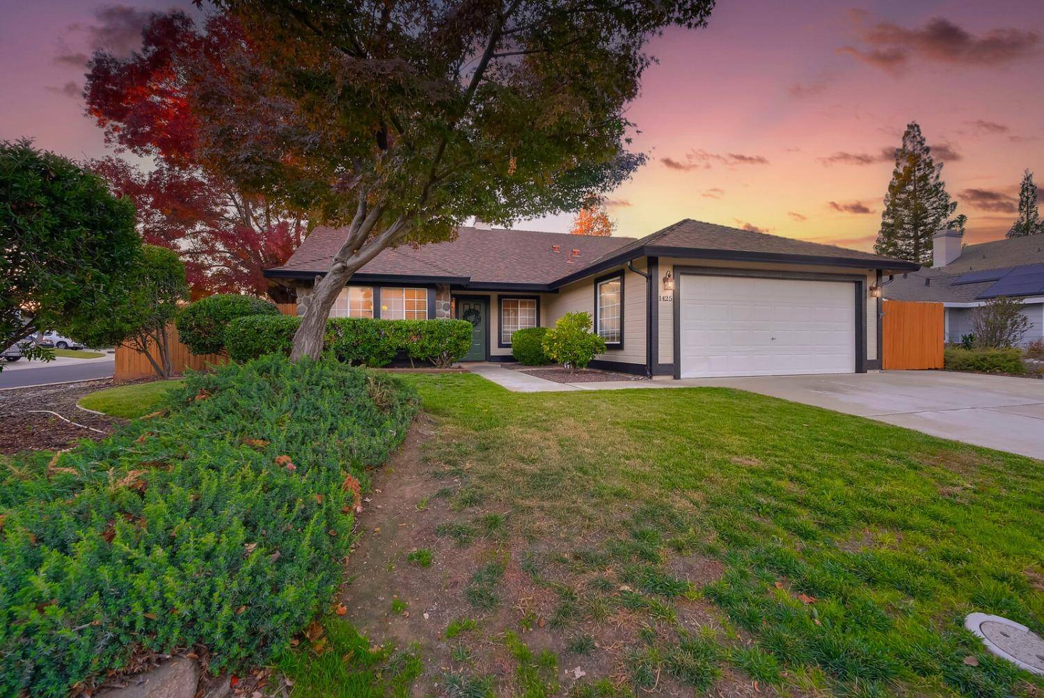 Roseville, CA 95747,1425 Deerfield CIR